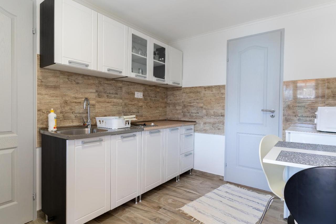 Lili Apartman Harkány Buitenkant foto