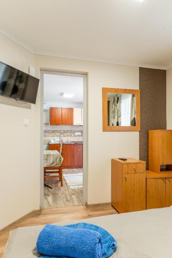 Lili Apartman Harkány Buitenkant foto