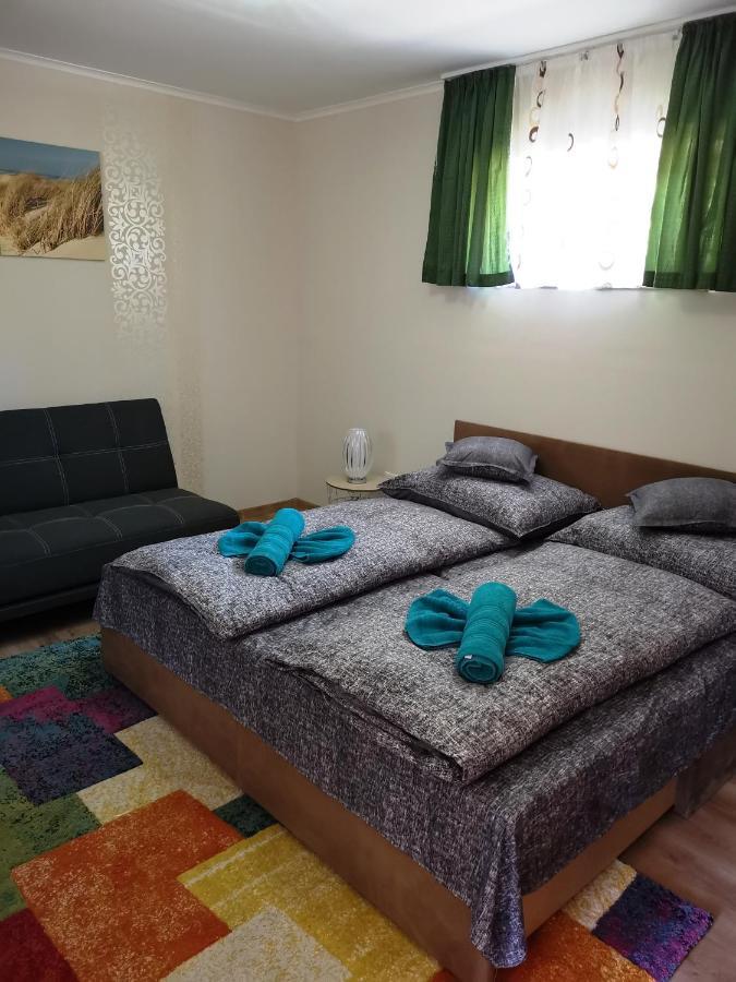Lili Apartman Harkány Buitenkant foto