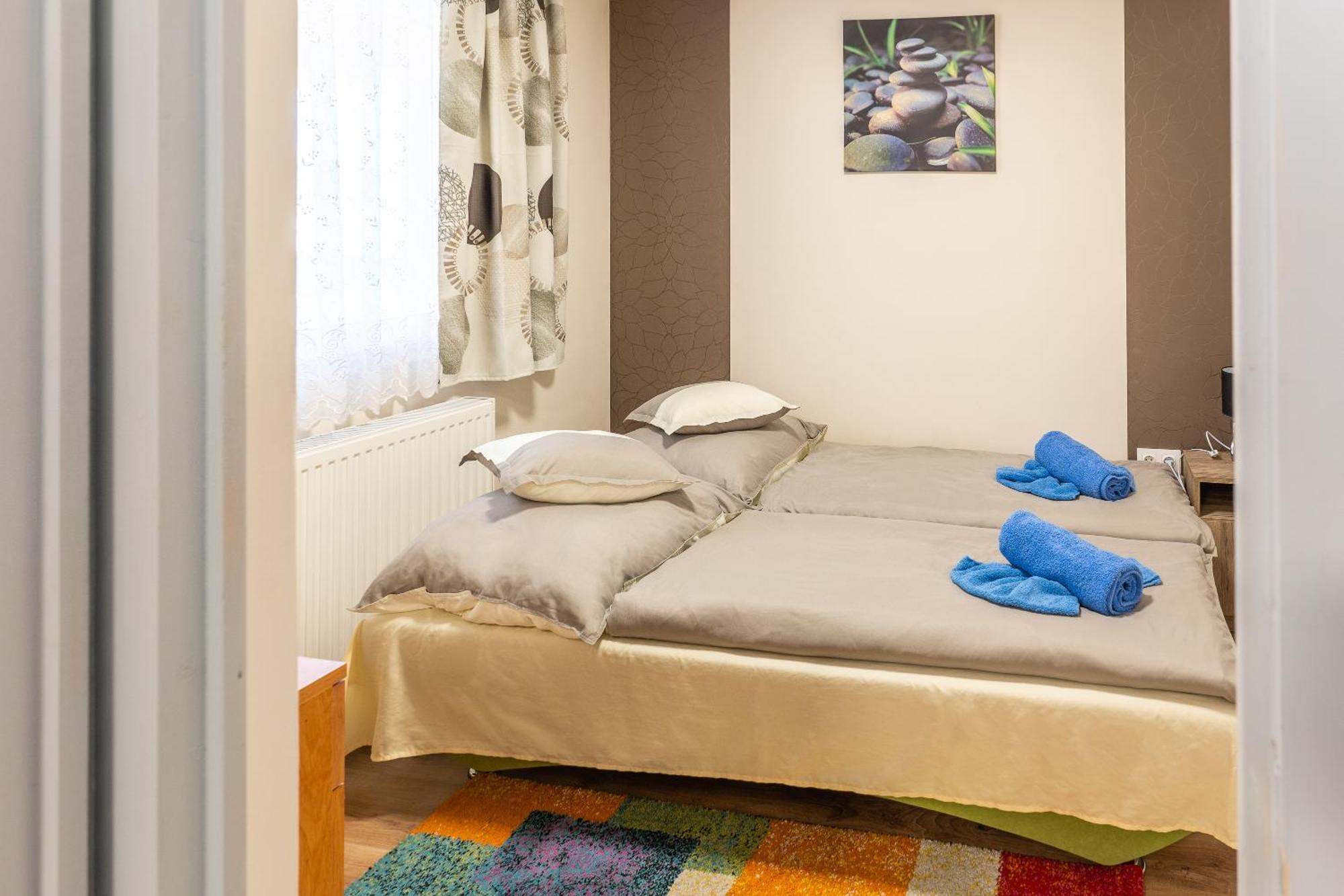 Lili Apartman Harkány Buitenkant foto