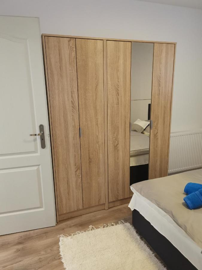 Lili Apartman Harkány Buitenkant foto