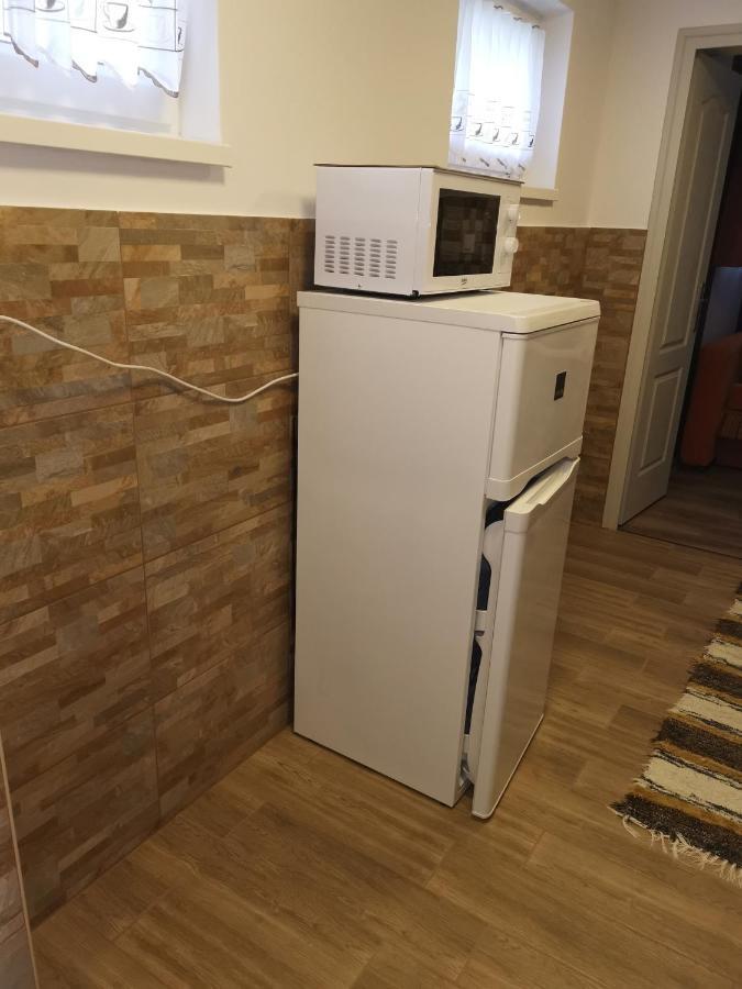 Lili Apartman Harkány Buitenkant foto