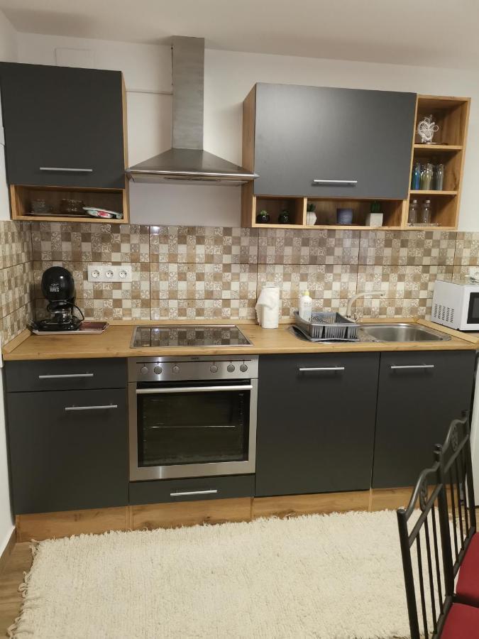 Lili Apartman Harkány Buitenkant foto