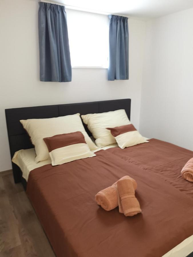 Lili Apartman Harkány Buitenkant foto