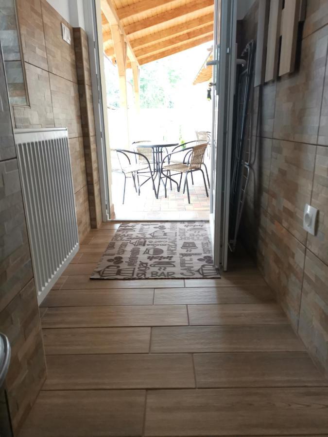 Lili Apartman Harkány Buitenkant foto