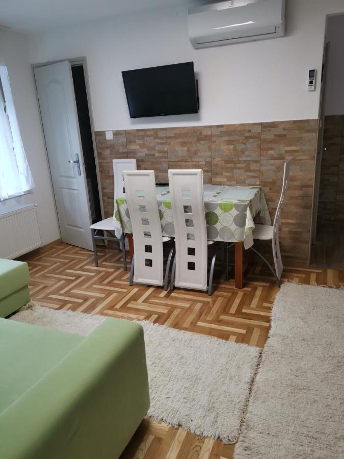 Lili Apartman Harkány Buitenkant foto