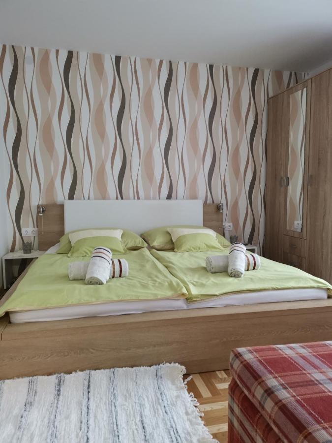 Lili Apartman Harkány Buitenkant foto